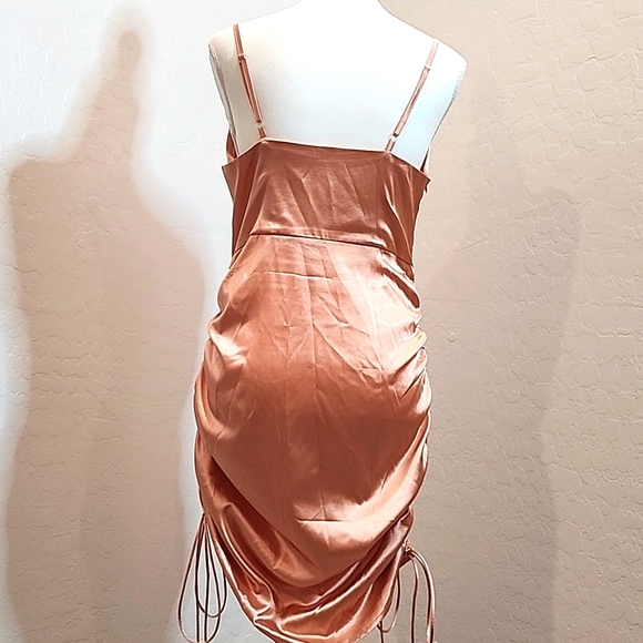 GORGEOUS ROSE GOLD SPAGHETTI STRAP DRESS IN GREAT CONDITION - Picture 3 of 7